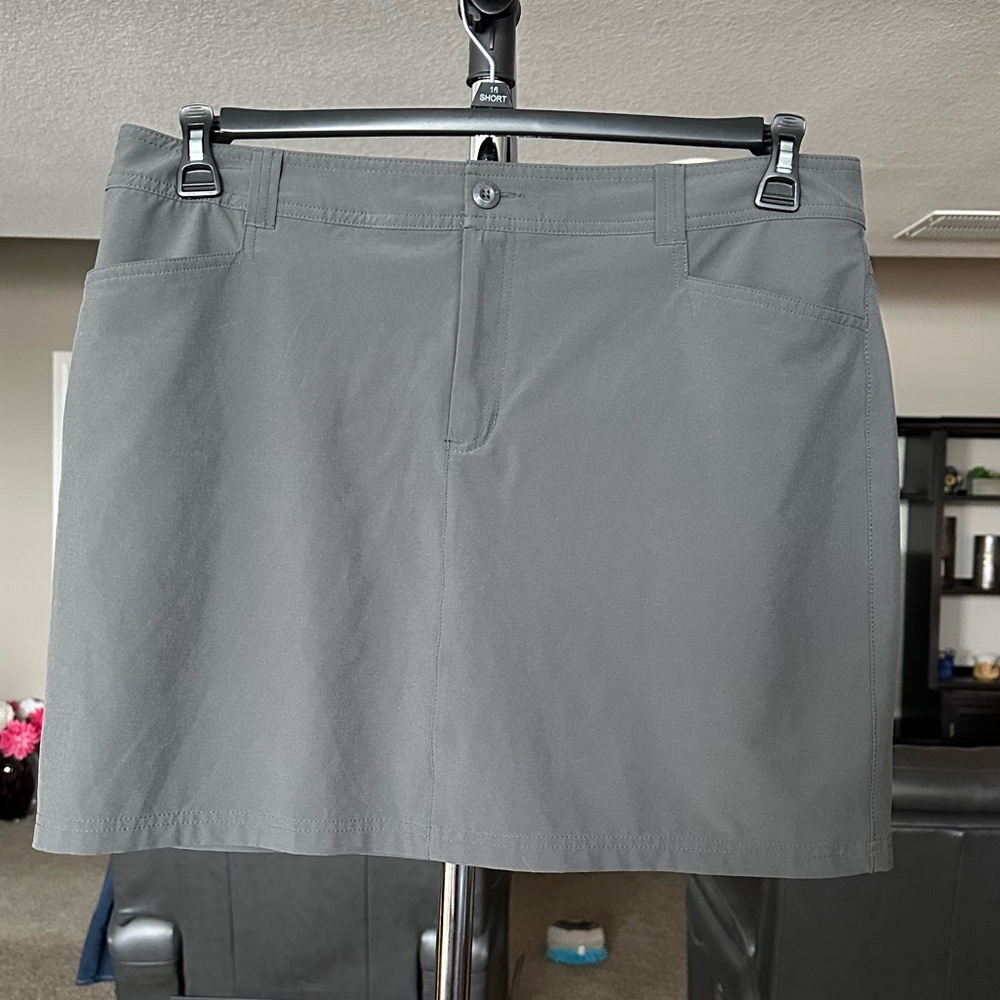 Eddie Bauer Gray Tennis, Golf, Sport Leisure Skort Skirt. Size 16